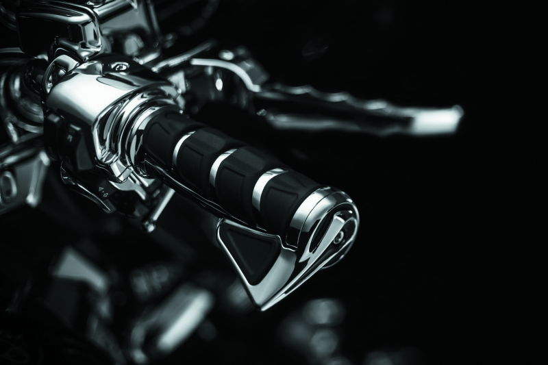 Kuryakyn Kinetic Grips Throttle-By-Wire Chrome